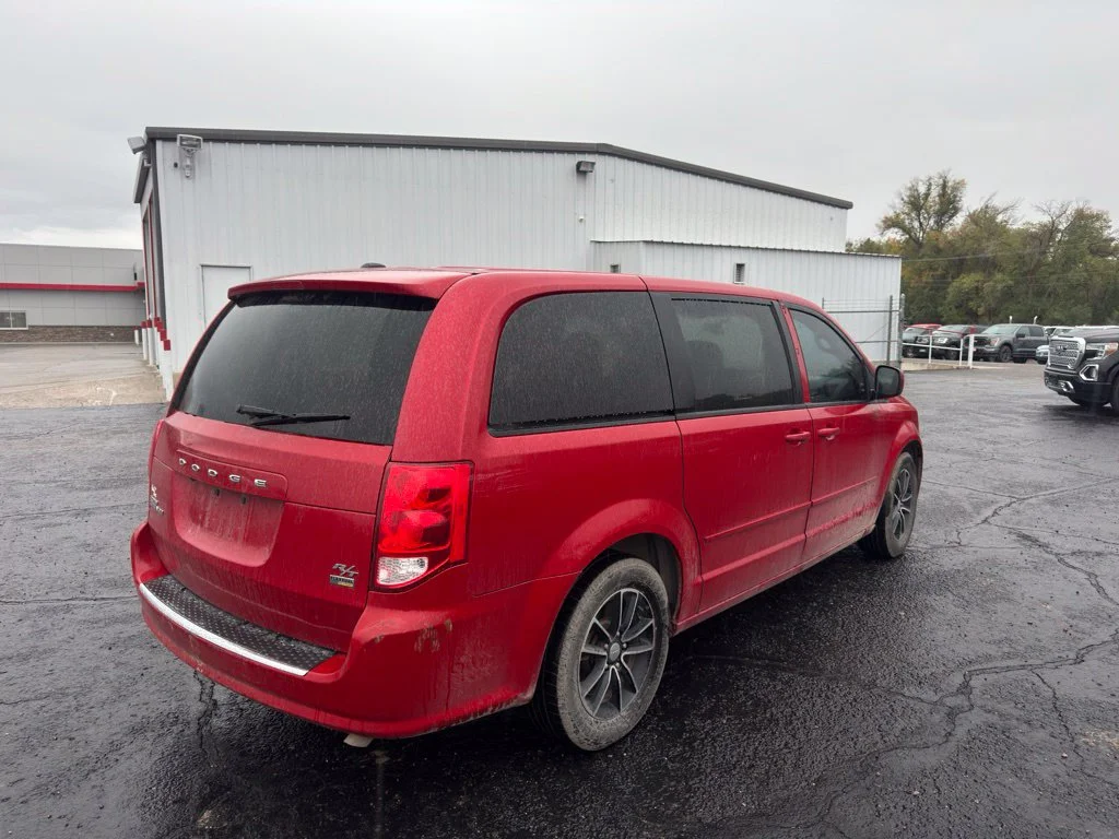 Used 2015 Red Dodge R/T image 3