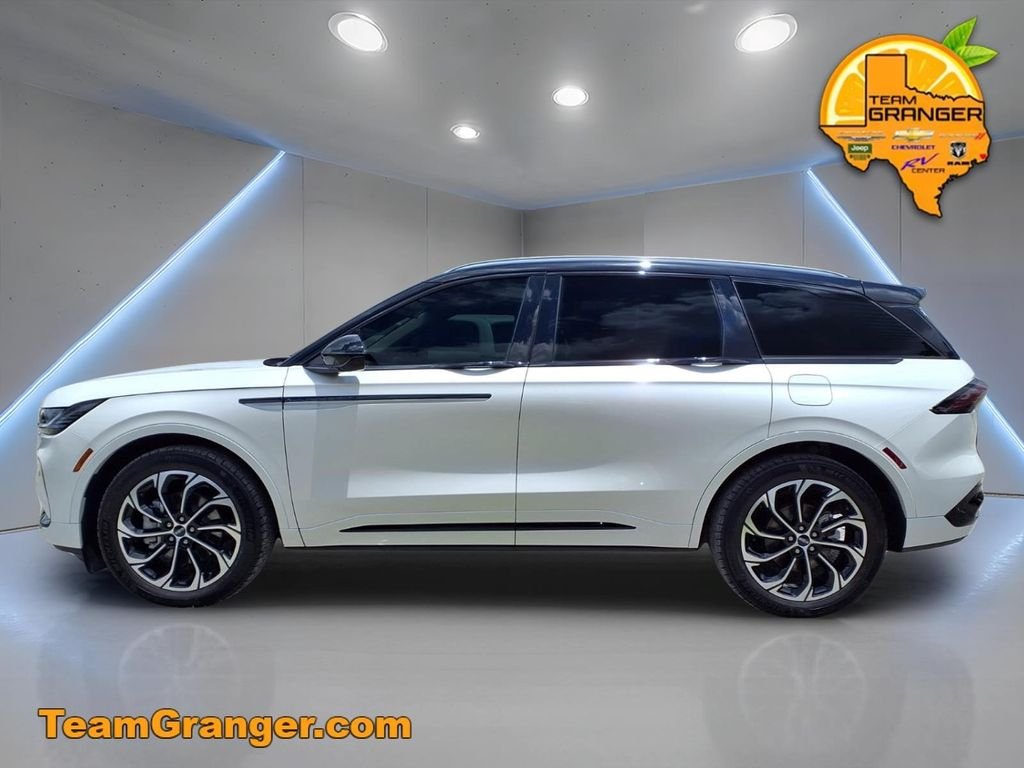 Used 2025 White Lincoln Reserve image 6