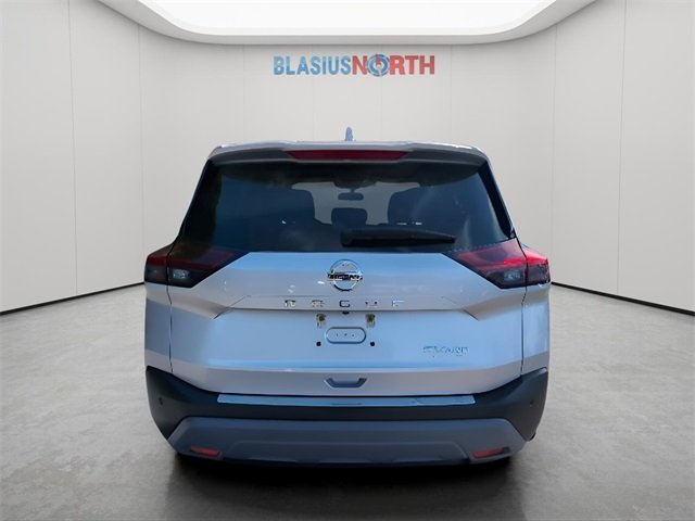 2021 Nissan Rogue SV photo 2