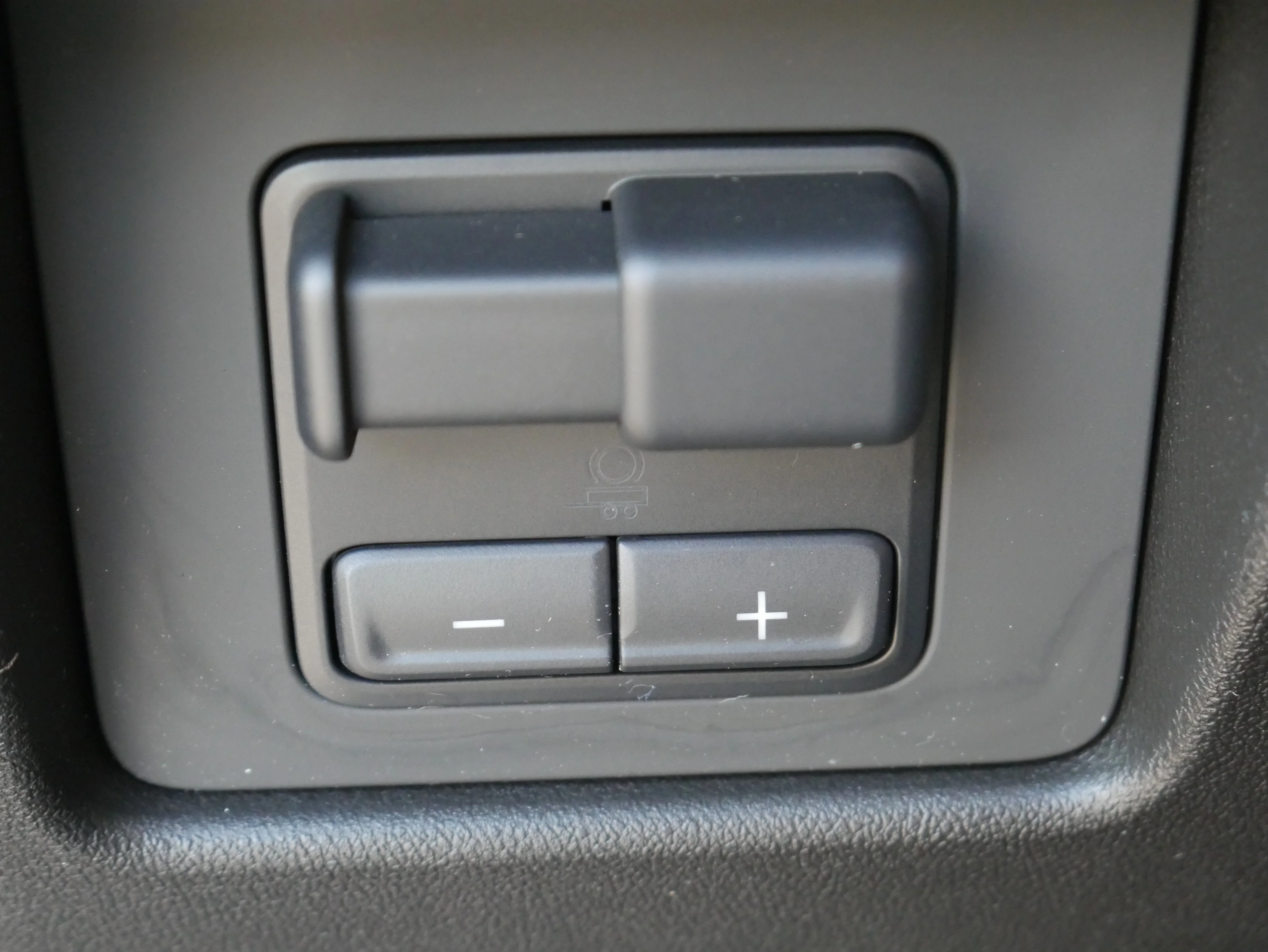 2024 Chevrolet Colorado LT - Photo 29