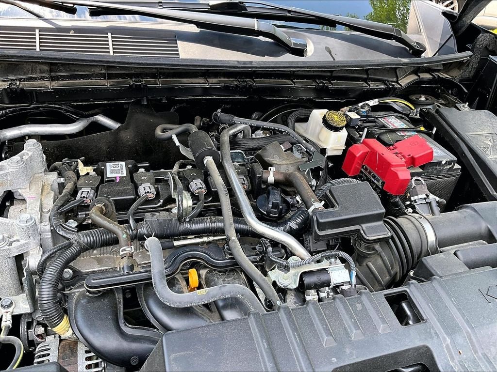 Used 2025 Gray Nissan SV image 27