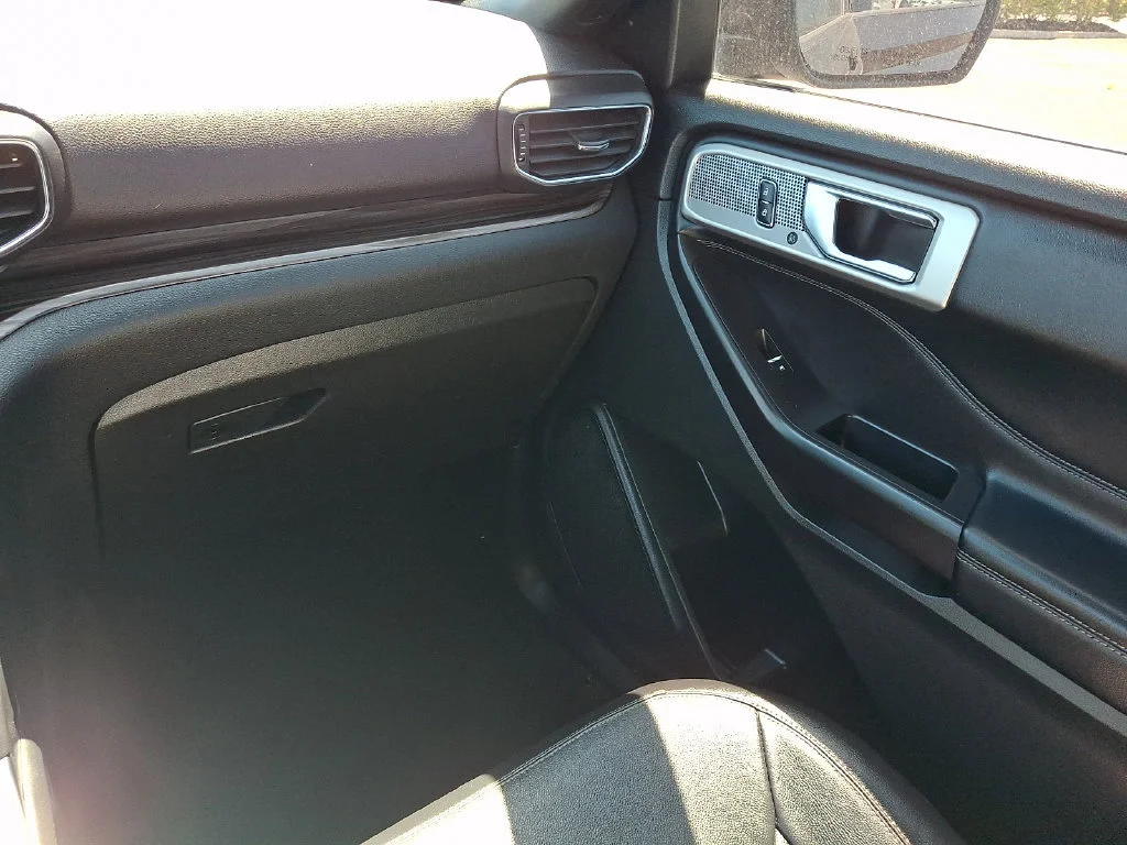 Used 2020 Black Ford Limited image 17