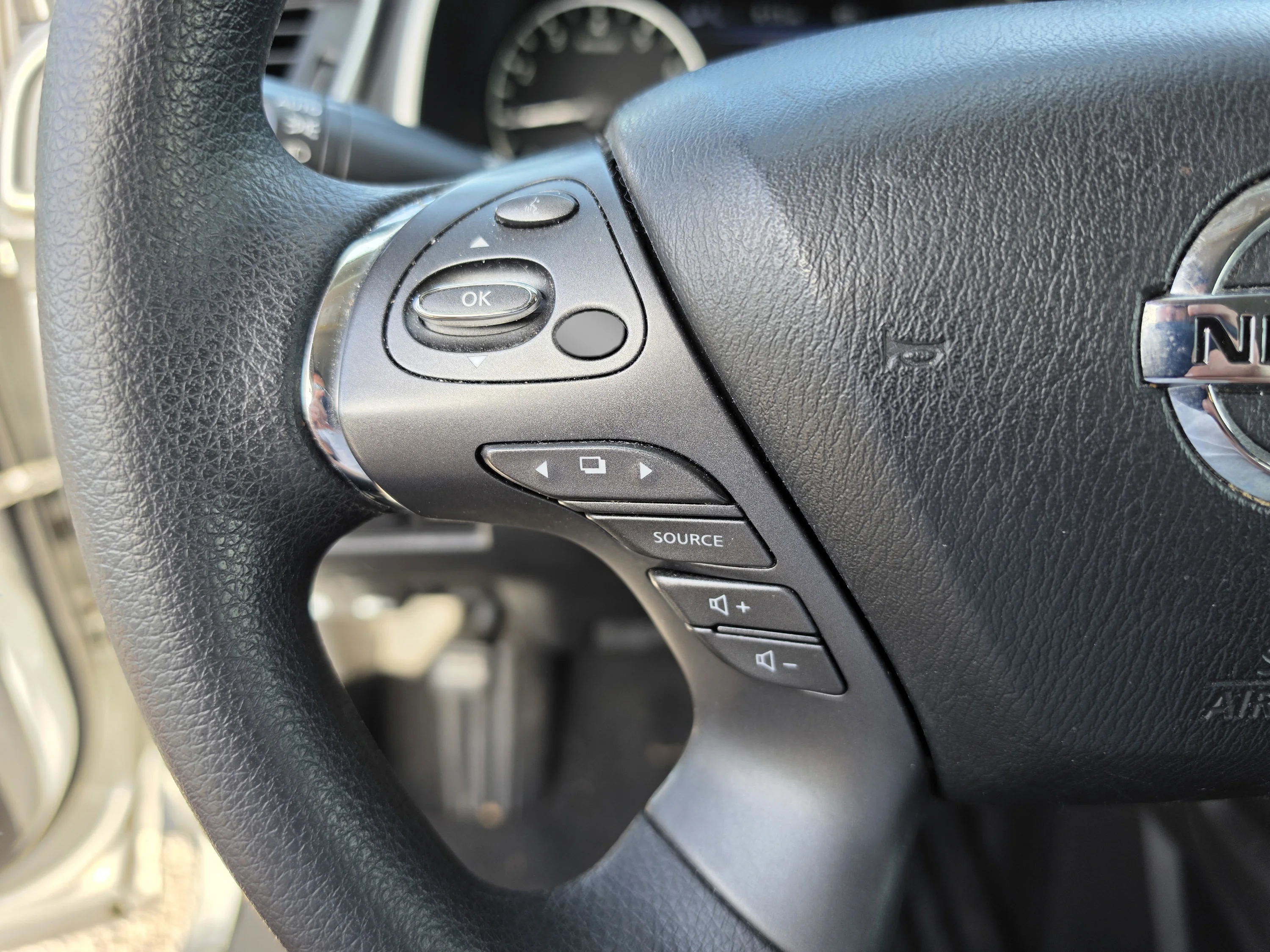 Used 2022 Brilliant Silver Metallic Nissan S image 30