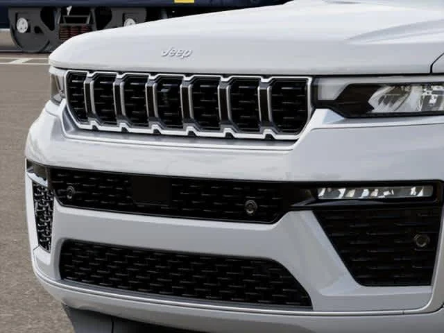 New 2026 Bright White Clear-Coat Exterior Paint Jeep Summit image 28