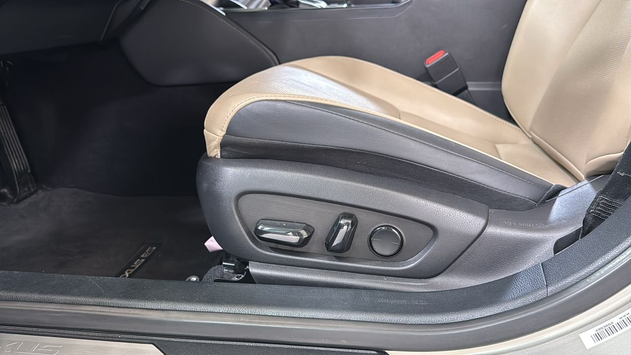 Used 2020 Beige Lexus 350 image 14