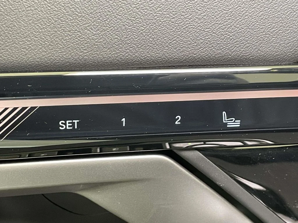 New 2026 White BMW xDrive40 image 30