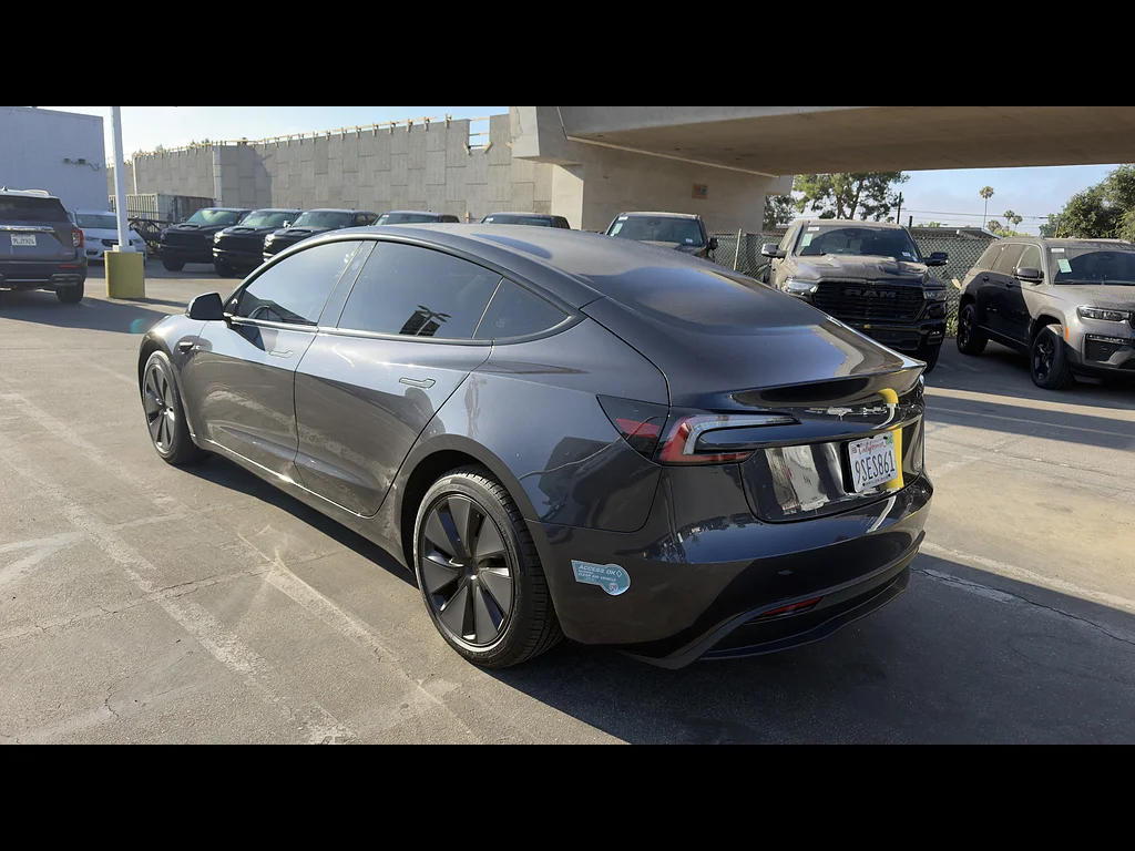 Used 2025  Tesla Long Range image 4