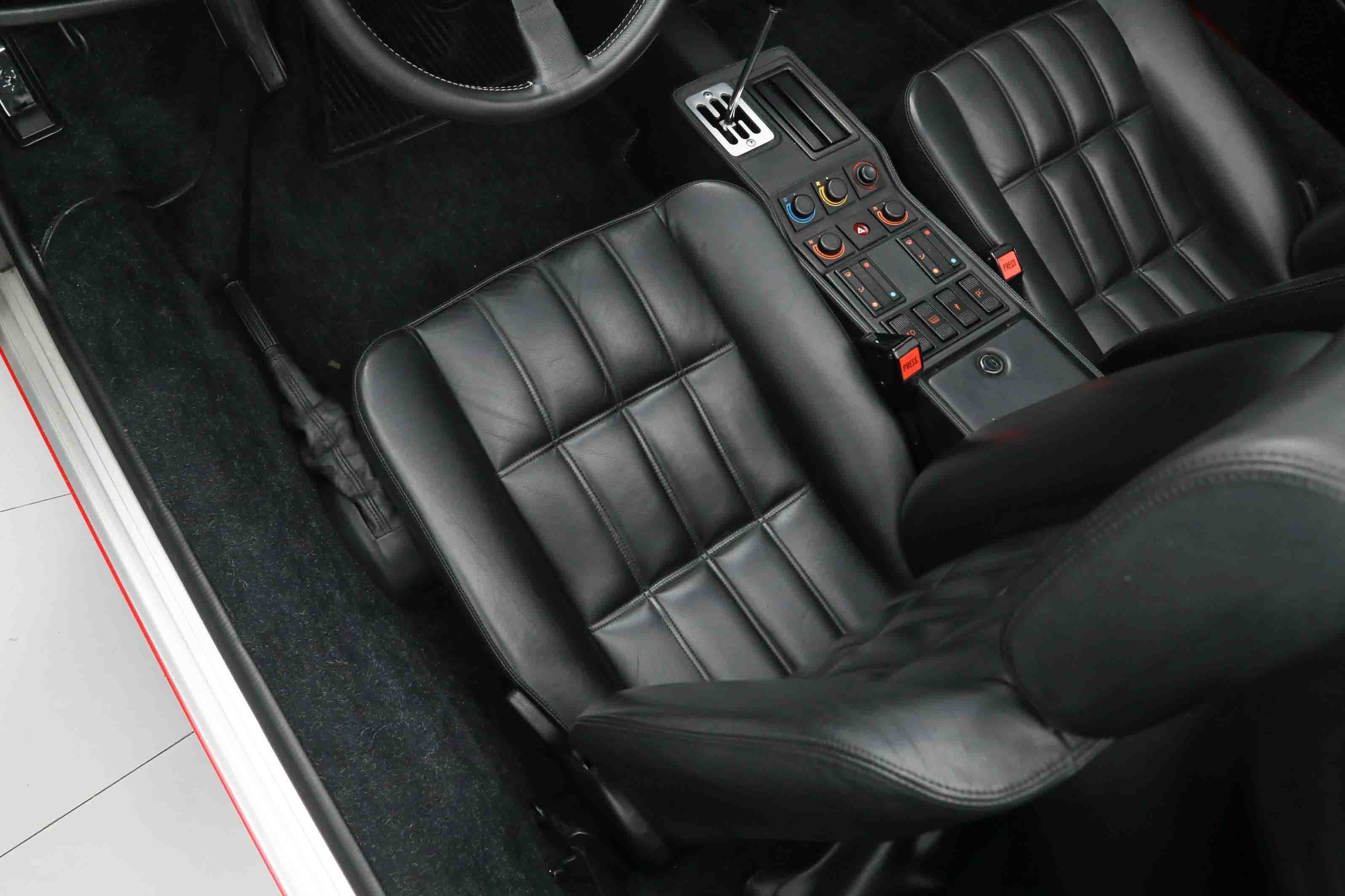 1989 Ferrari 328 - Photo 24