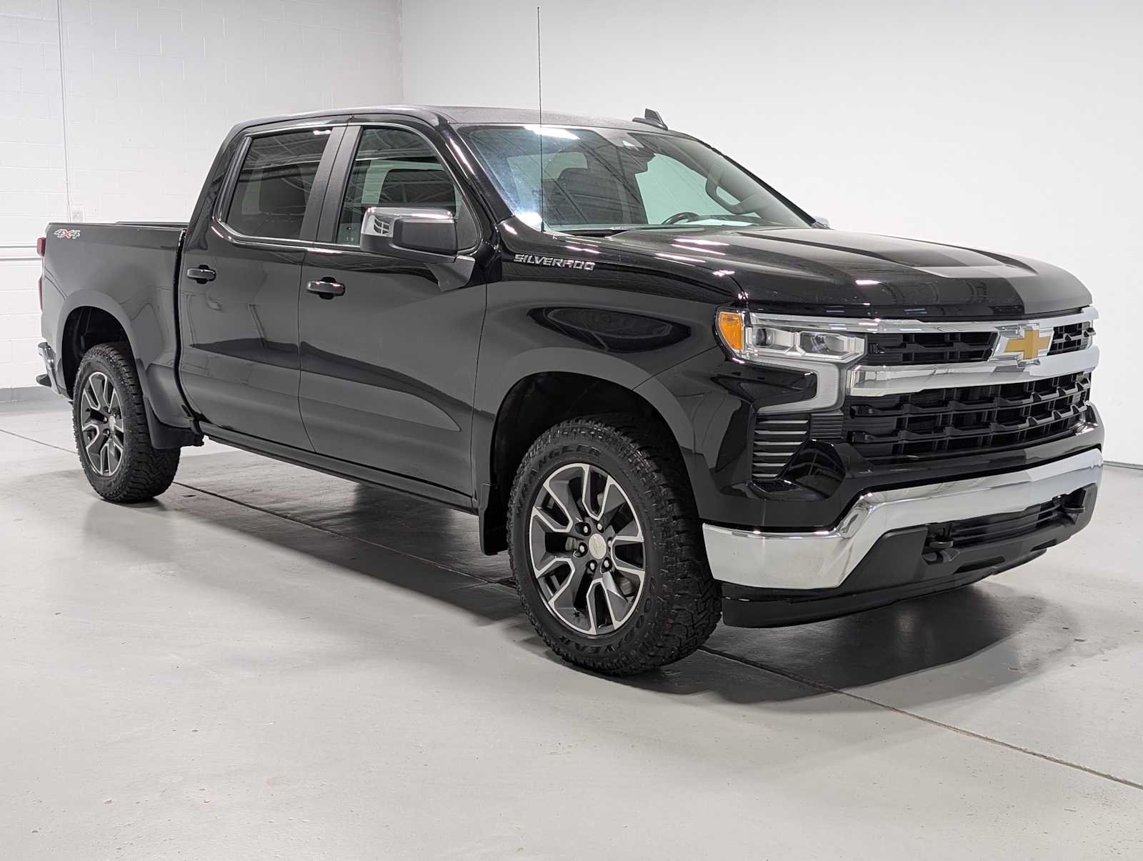 Used 2022 Black Chevrolet LT image 6