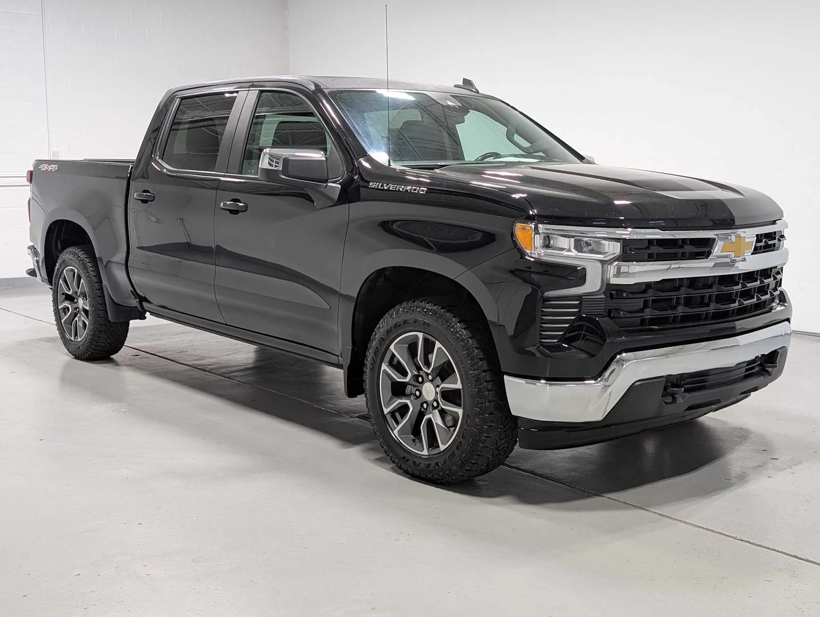Used 2022 Black Chevrolet LT image 6