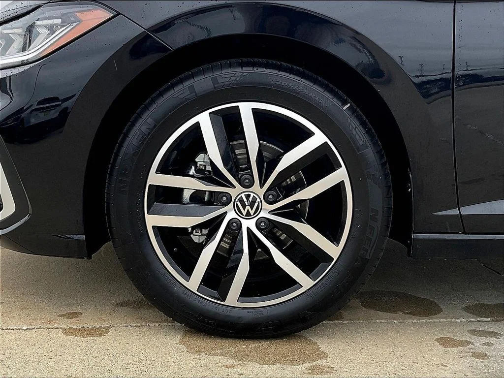 New 2026 Black Volkswagen 1.5T SE image 15