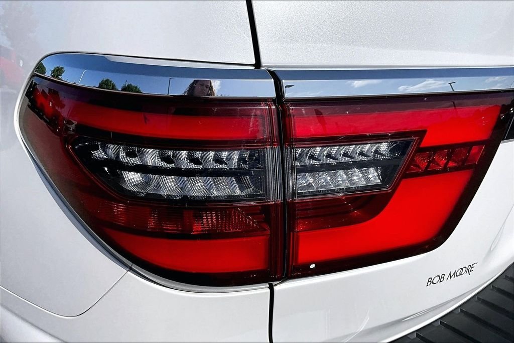 Used 2021 White Nissan Platinum image 33
