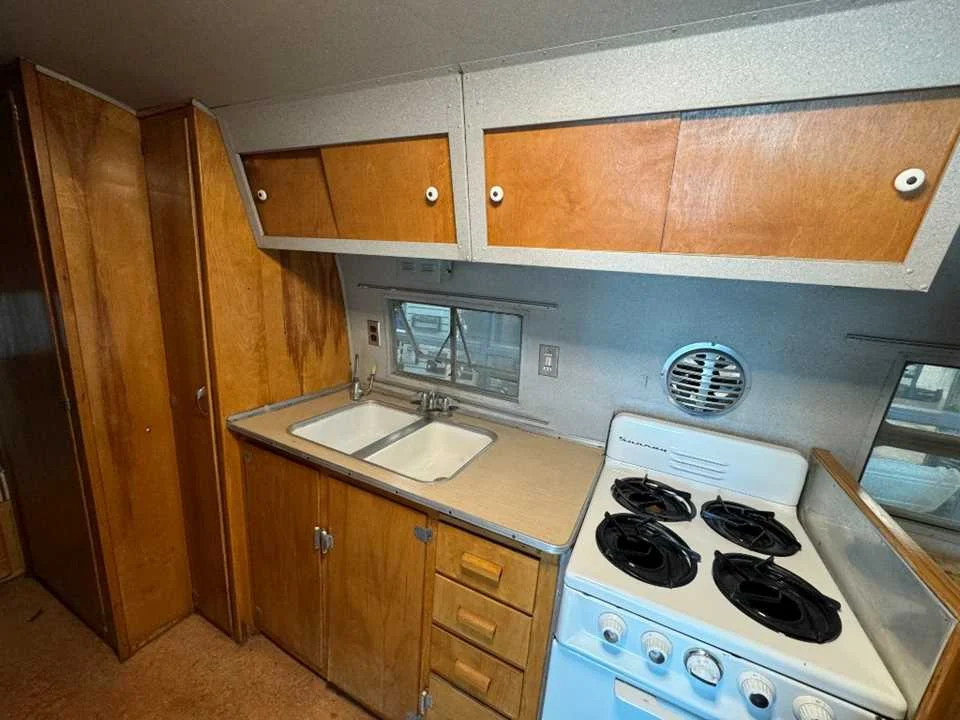 Used 1952 SILVER AIRSTREAM  image 5