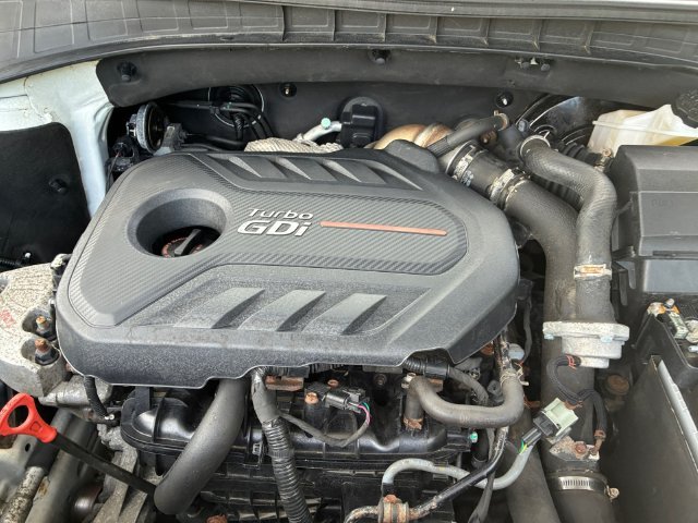 Used 2016 White Kia EX image 7
