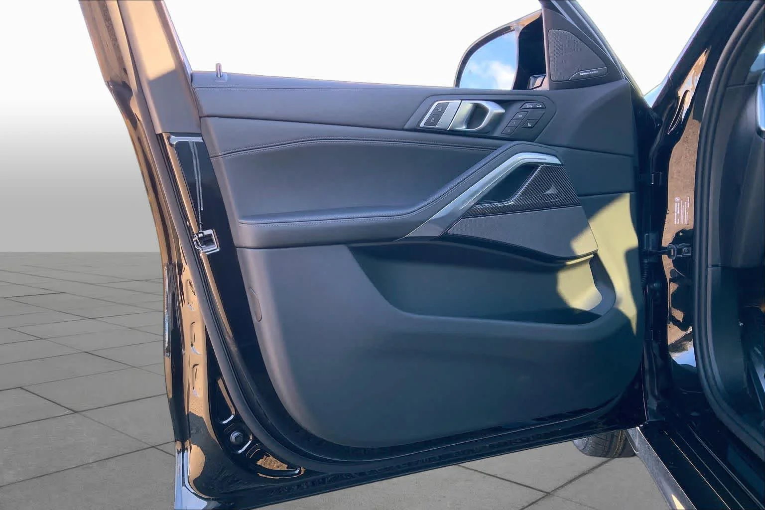 New 2026 Black Sapphire Metallic BMW M60i image 10