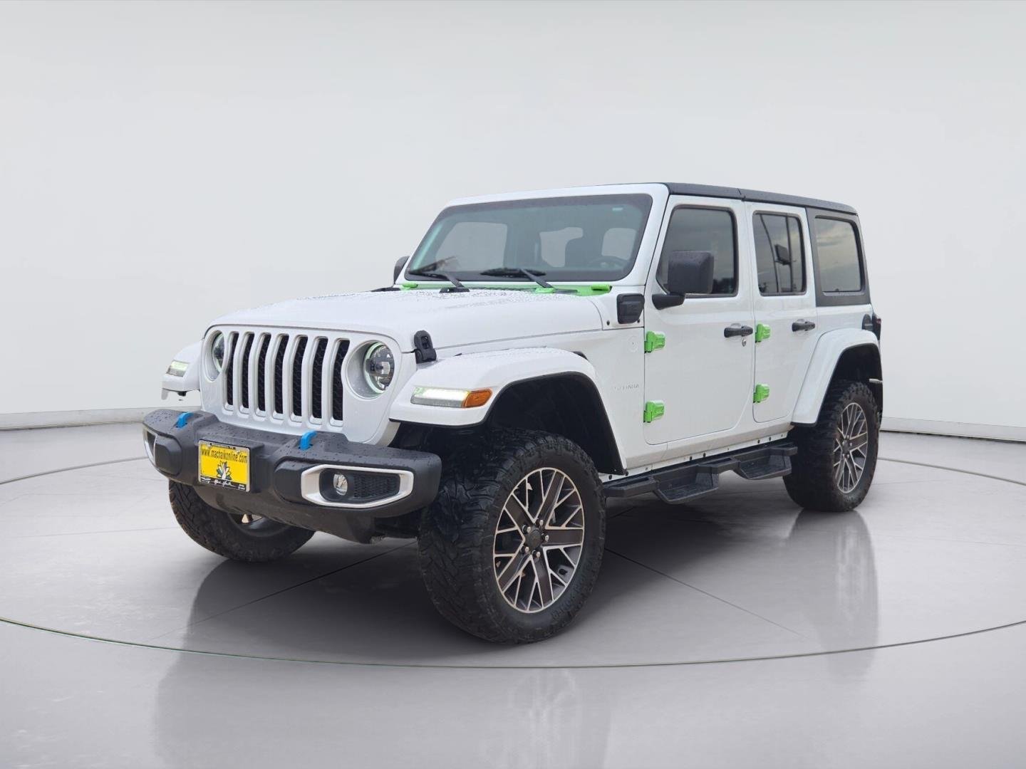 Used 2023 Bright White Clearcoat Jeep Sahara image 1