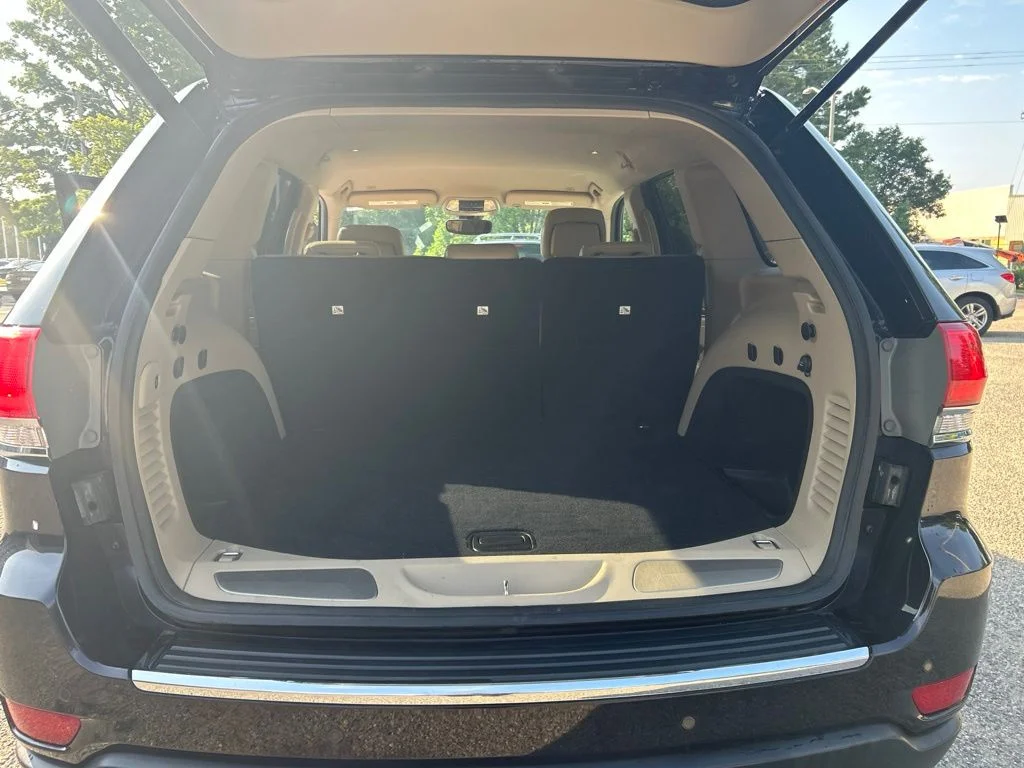 Used 2019 Red Jeep Limited image 22