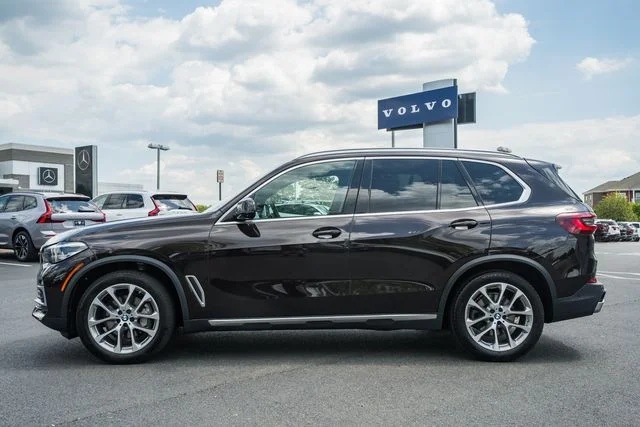 Used 2021 Brown BMW xDrive40i image 6
