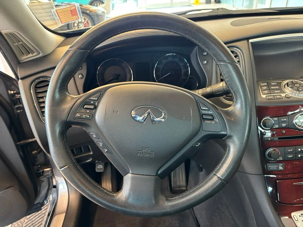 Used 2016 Gray INFINITI Base image 17