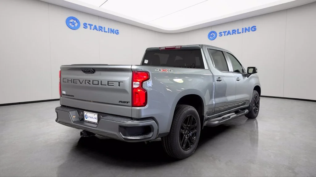 Used 2023 STERLING GRAY METALLIC Chevrolet RST image 8