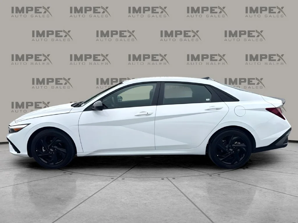Used 2026 White Hyundai SEL Sport image 2