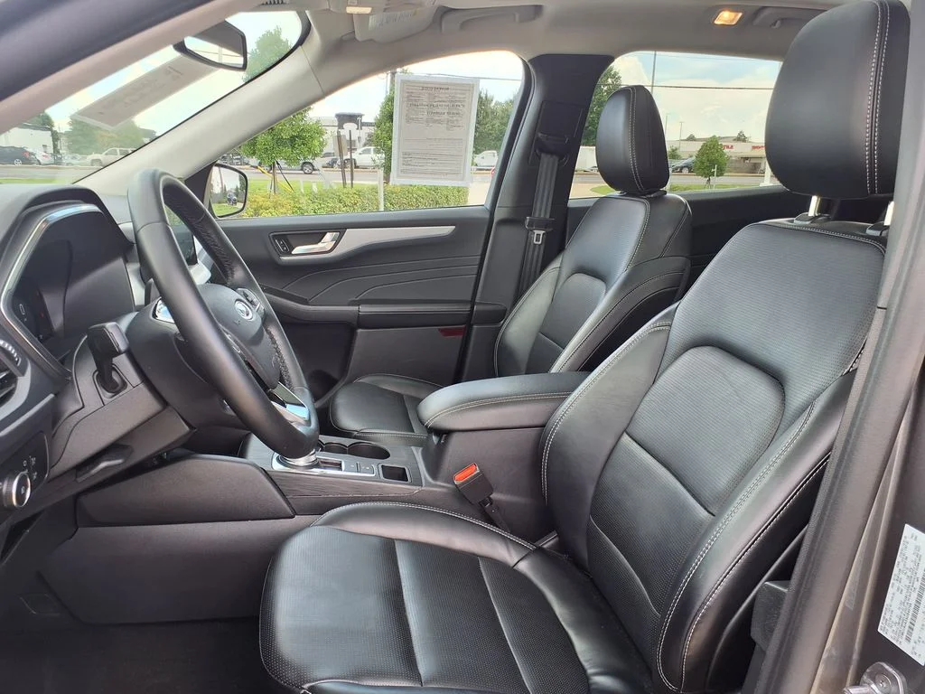 Used 2025 Gray Ford Platinum image 14