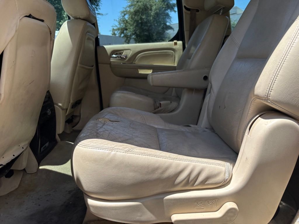 Used 2007 Black Cadillac Base image 11