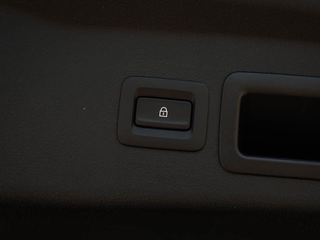 New 2026 Navy Blue Mica Mazda 2.5 S Select AWD image 9