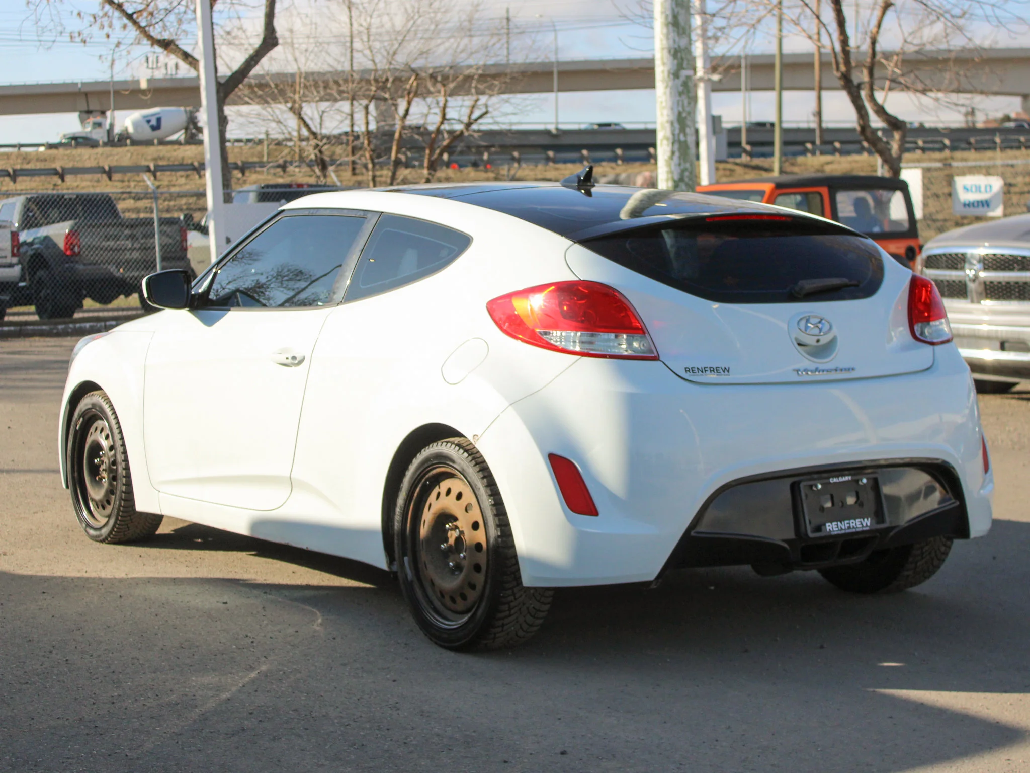 Used 2012 White Hyundai w/Tech * Mechanic Special | Navigation | Heated Seats | Backup Camera image 9