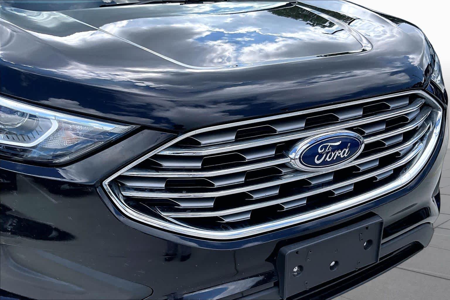 Used 2020 Agate Black Ford SE image 28