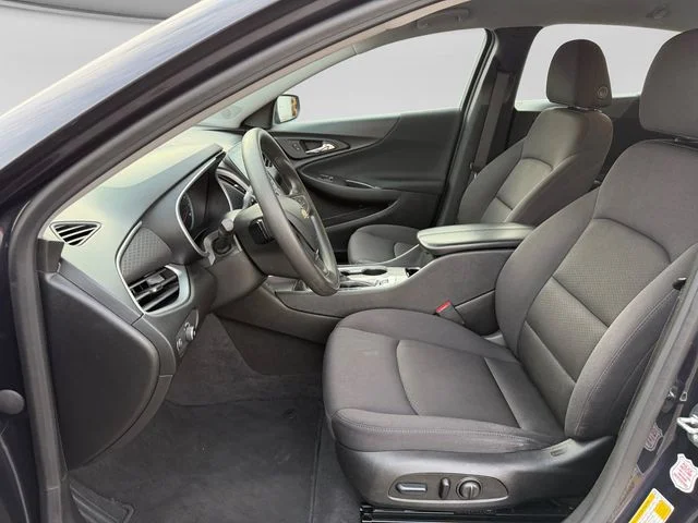 2023 Chevrolet Malibu 1LT - Photo 12