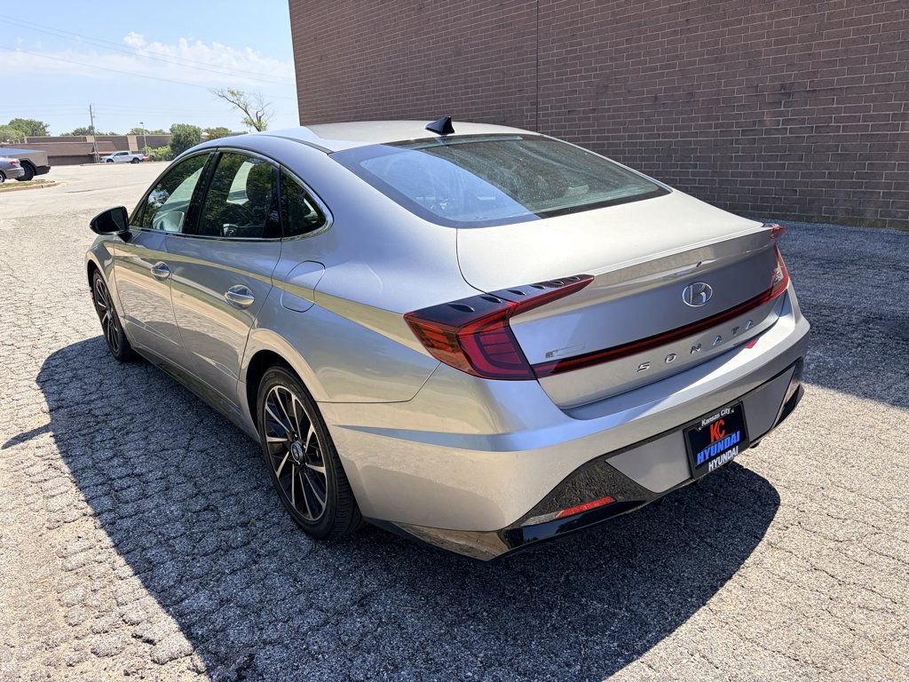 Used 2020 Shimmering Silver Pearl Hyundai SEL Plus image 3