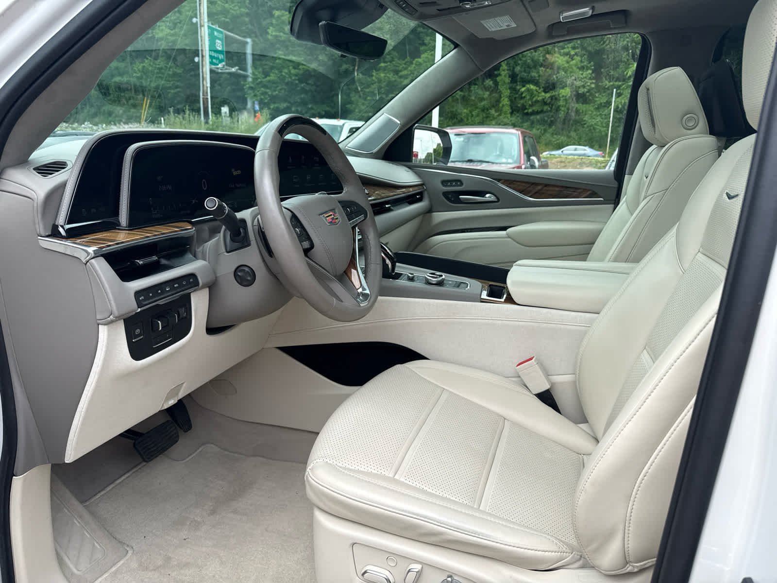 Used 2023 Crystal White Tricoat Cadillac Sport Platinum image 11