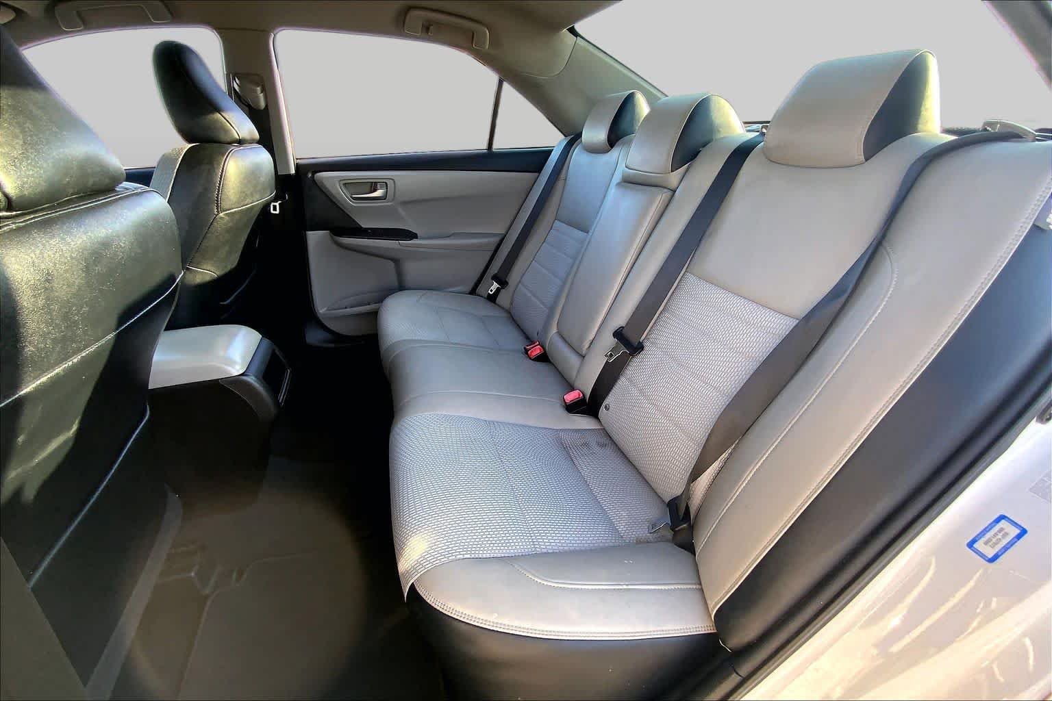 Used 2016 Super White Toyota SE image 20