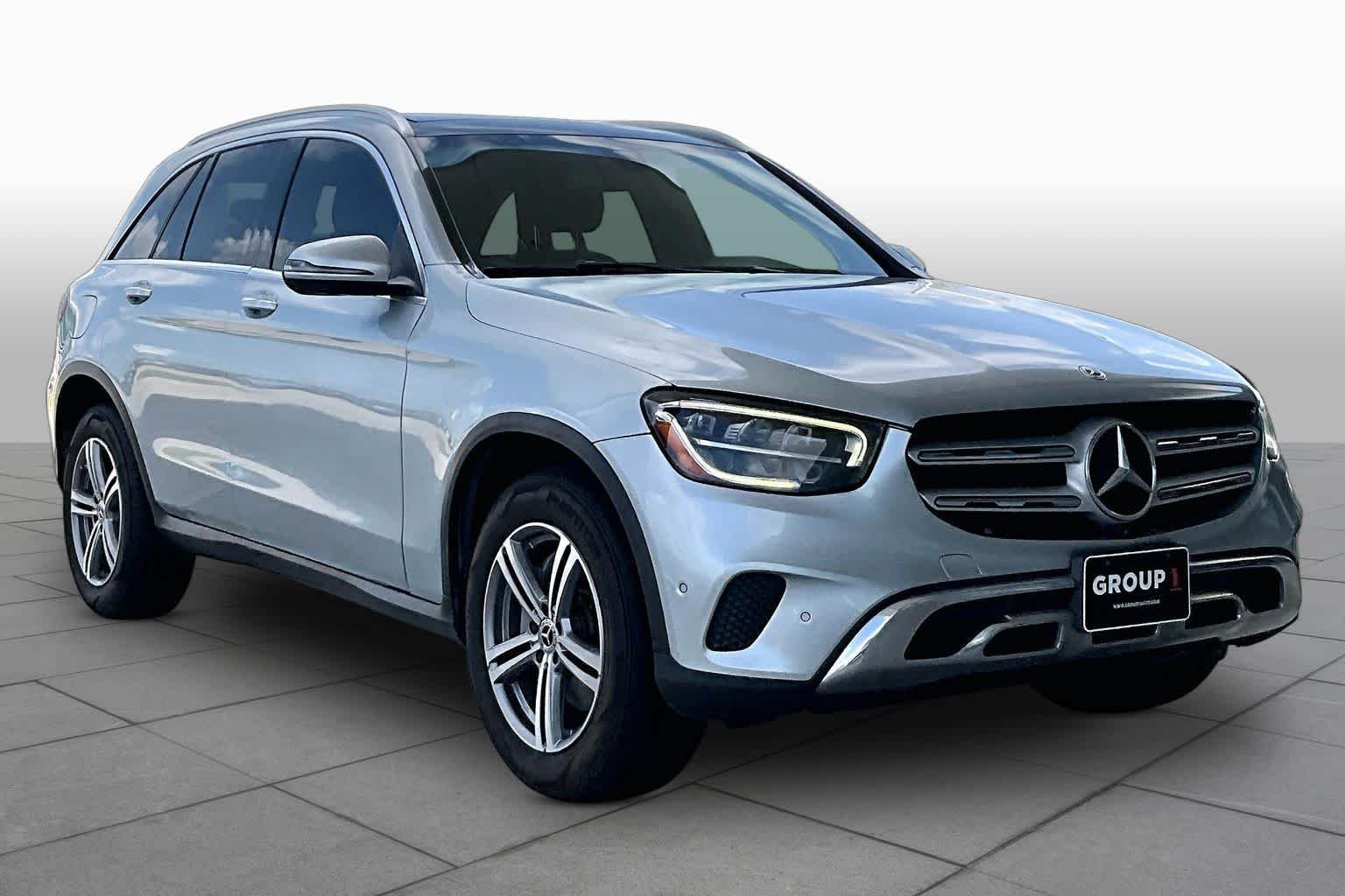 Used 2022 Black Mercedes-Benz GLC 300 image 3