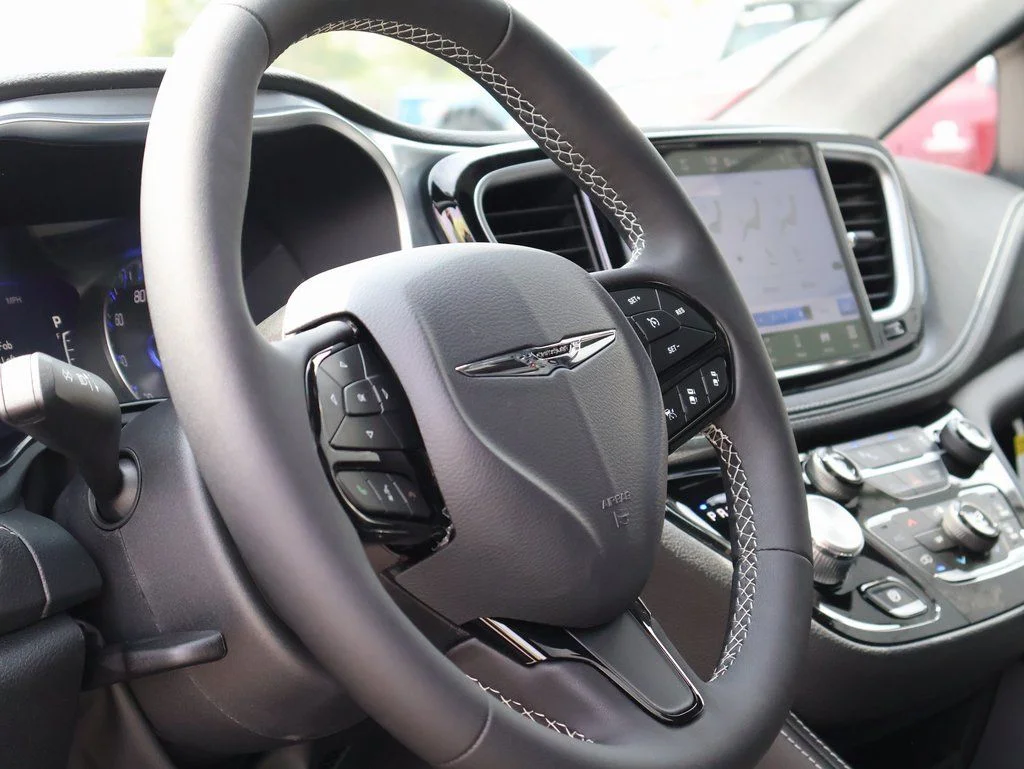 2026 Chrysler Pacifica Limited - Photo 24