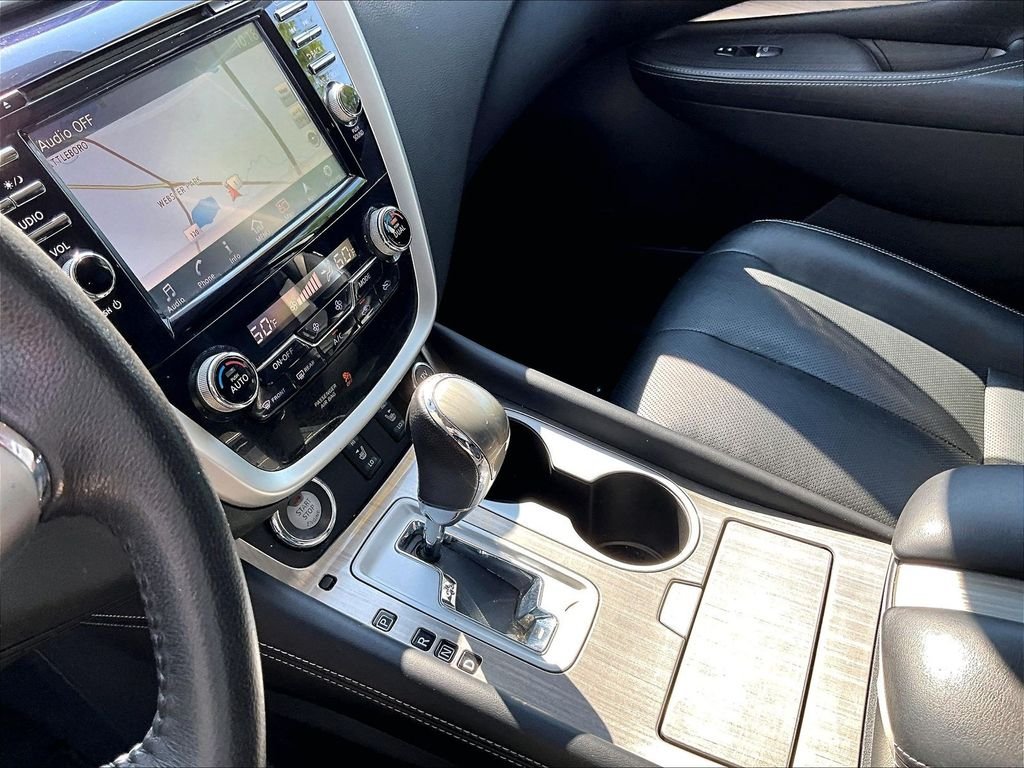 Used 2017 Silver Nissan SL image 20