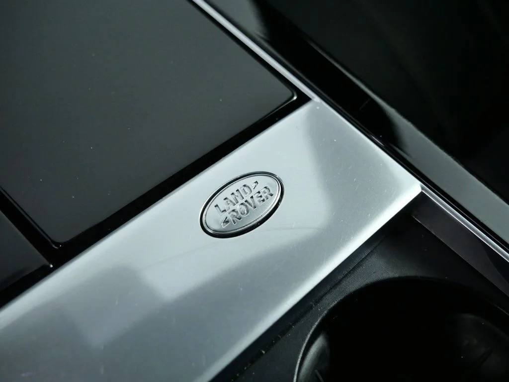 Used 2022  Land Rover P250 R-Dynamic S image 22