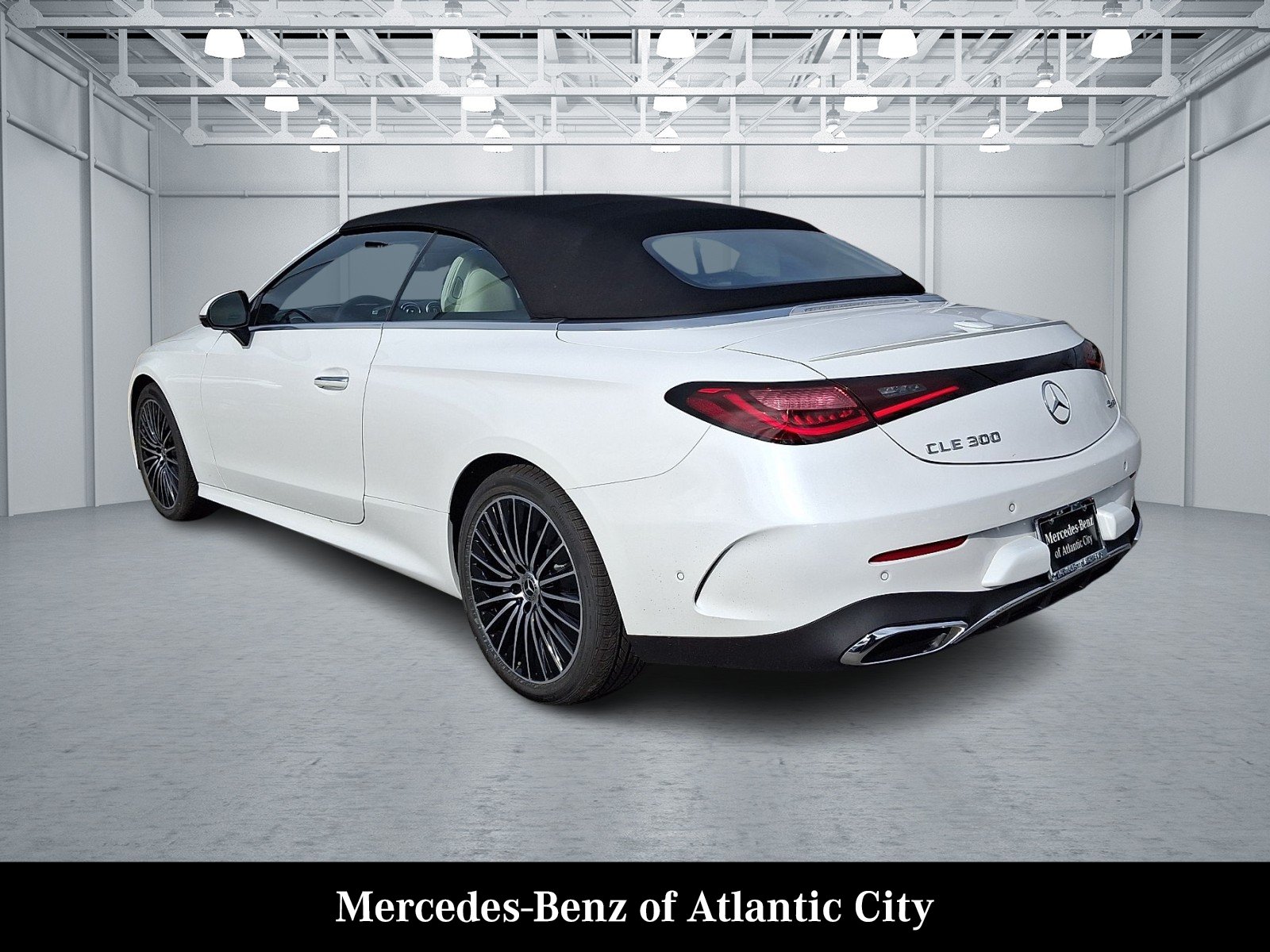 New 2026 MANUFAKTUR Moonlight White Metallic Mercedes-Benz CLE 300 image 3