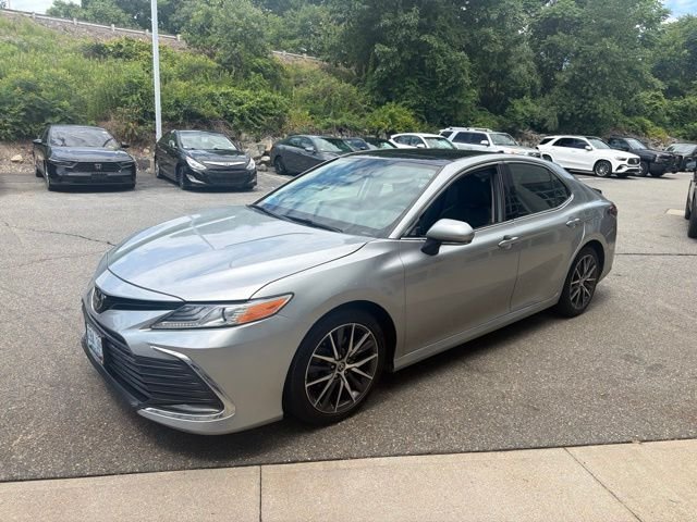 Used 2022 Silver Toyota XLE image 3