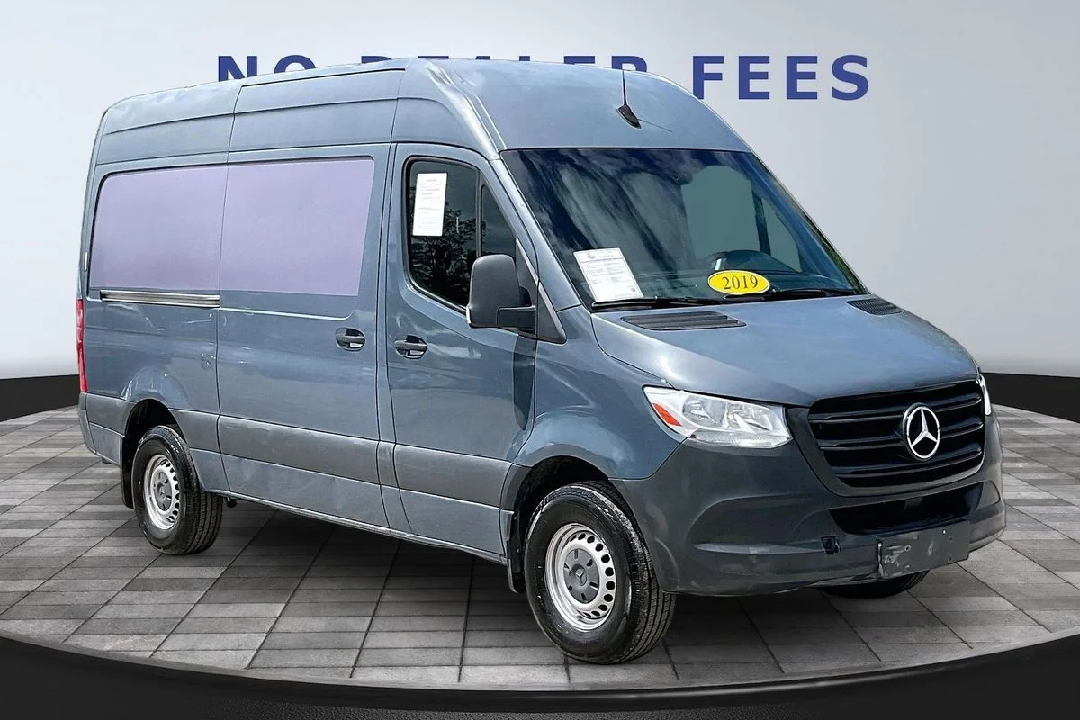 Used 2019  Mercedes-Benz High Roof V6 image 3