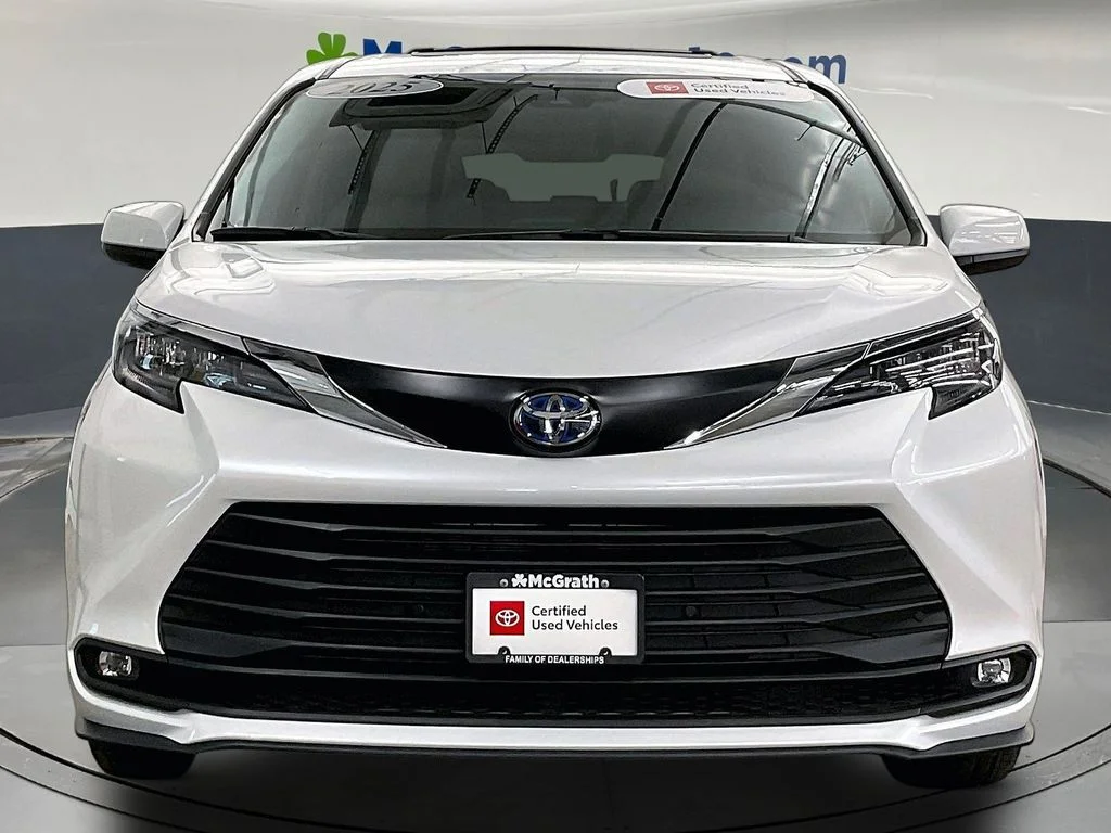 Certified Used 2025 Beige Toyota XLE image 5