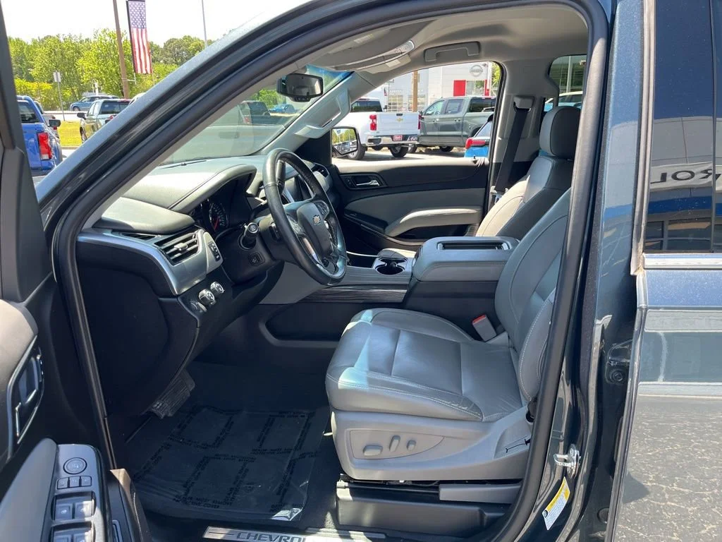 Used 2019 SHADOW GRAY METALLIC Chevrolet LT image 33