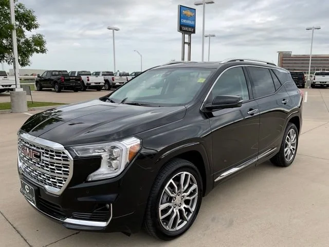 2023 GMC Terrain Denali AWD's photo