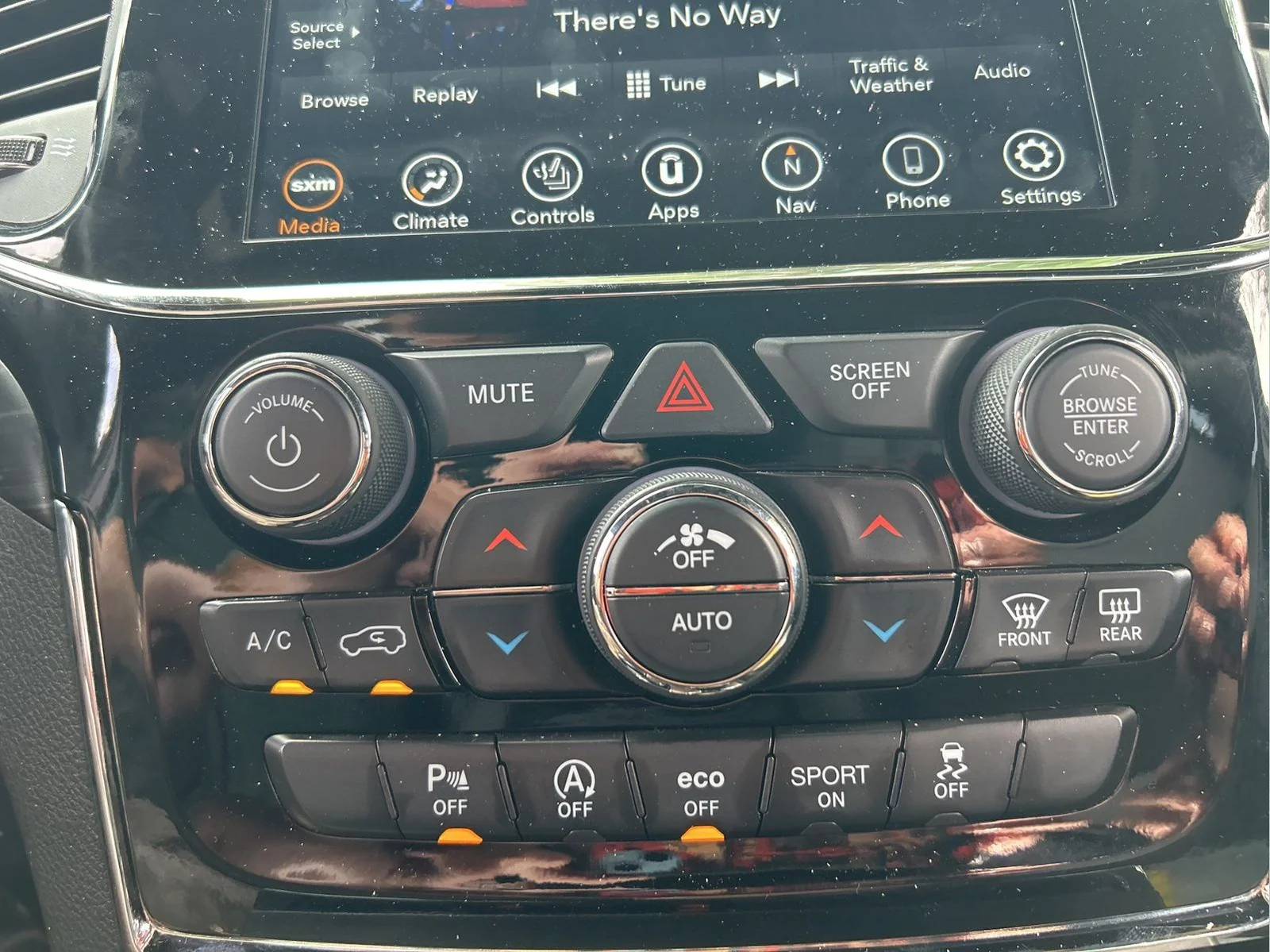 Used 2020 Velvet Jeep Altitude image 30