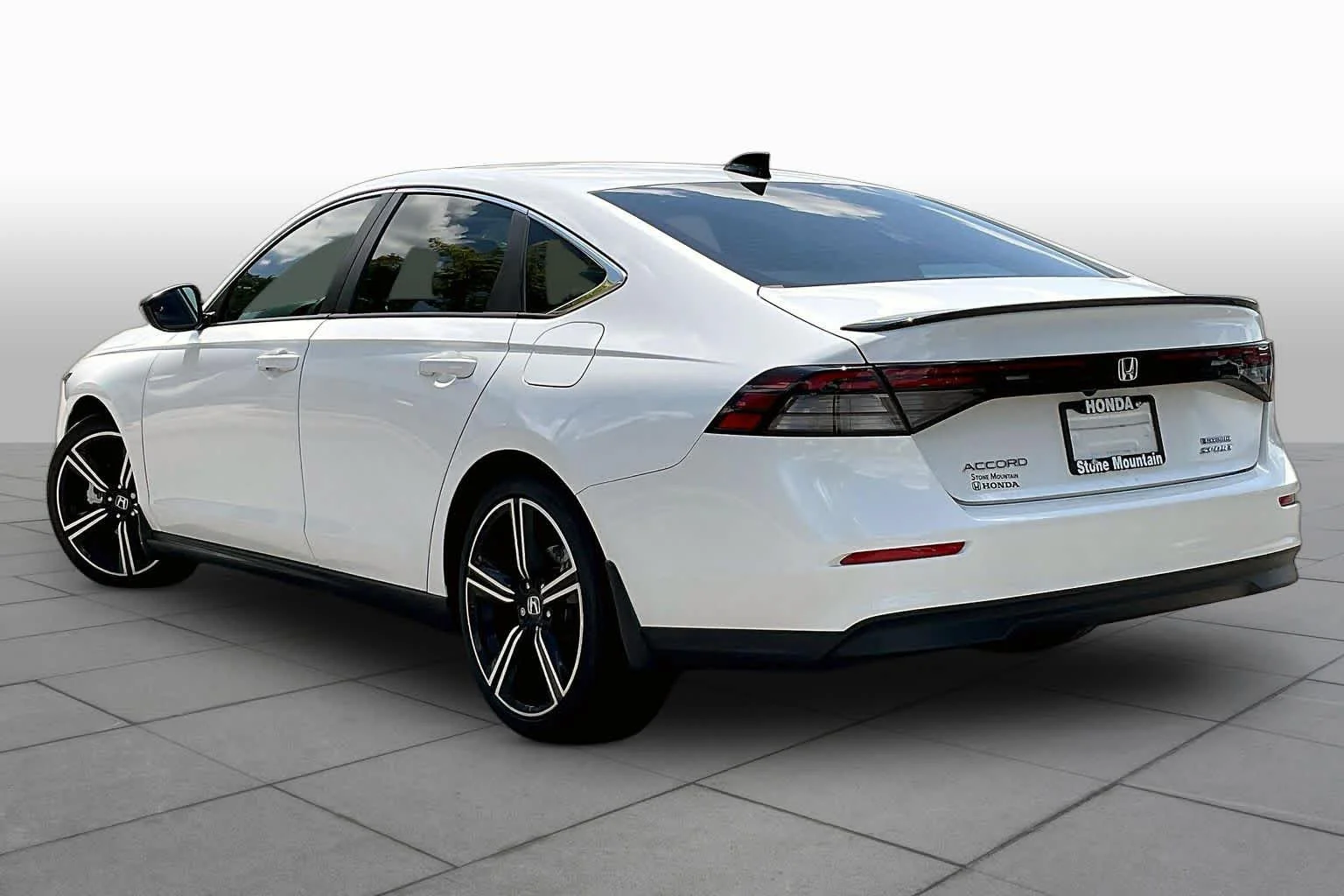 Used 2025 Platinum White Pearl Honda Sport image 10
