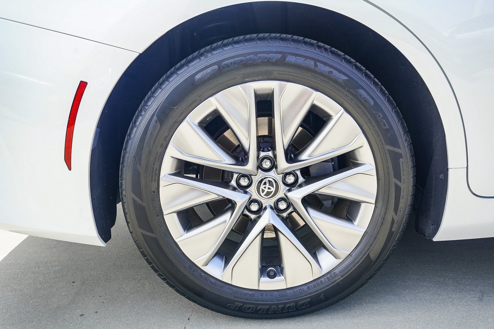 Certified Used 2022 Oxygen White Toyota XLE image 8
