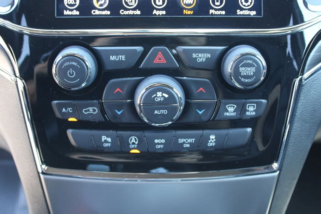 Used 2021 Silver Jeep Limited image 21