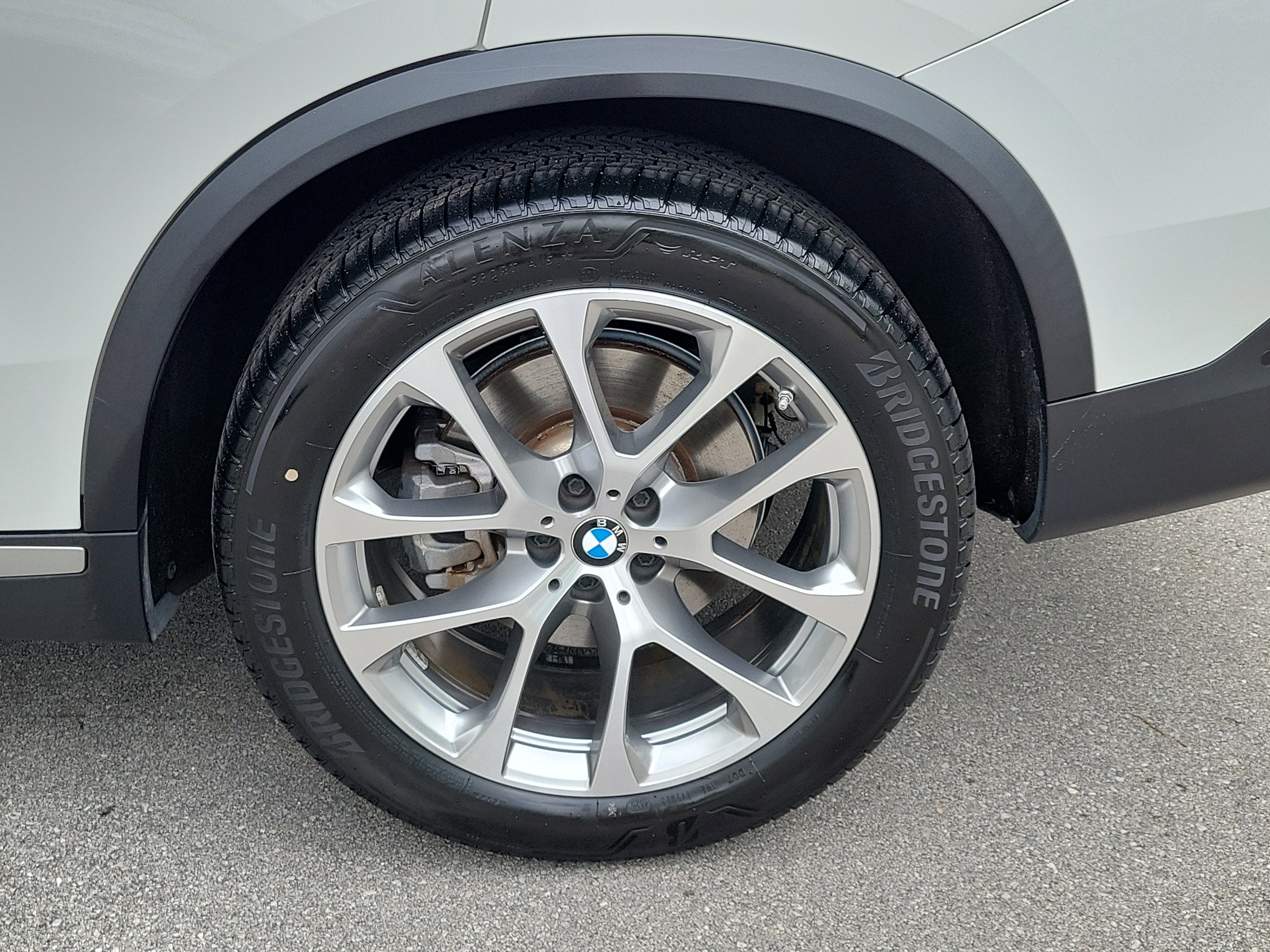 Certified Used 2024 Alpine White BMW xDrive40i image 8