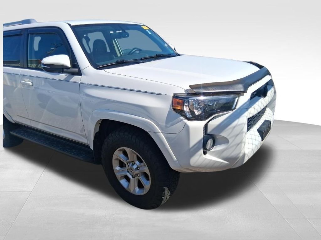 Used 2018 White Toyota SR5 Premium image 9
